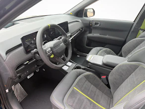 https://vehicle.imgix.net/4438992/d11d93a1-d281-46cb-8f64-cb024aeb5dd6.jpg