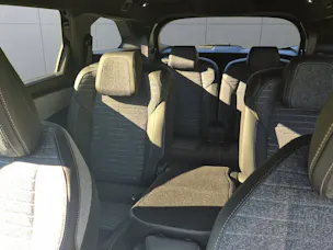 PEUGEOT 5008 1.2 Hybrid Business