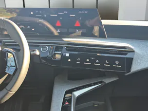 PEUGEOT 5008 1.2 Hybrid Business