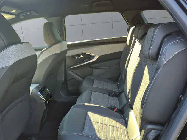 PEUGEOT 5008 1.2 Hybrid Business