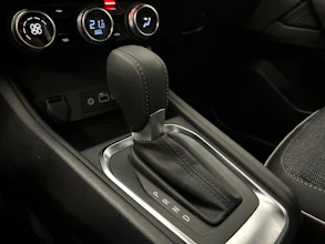 https://vehicle.imgix.net/4439135/537f4426-32fc-4690-9d70-fcfedf11ee27.jpg