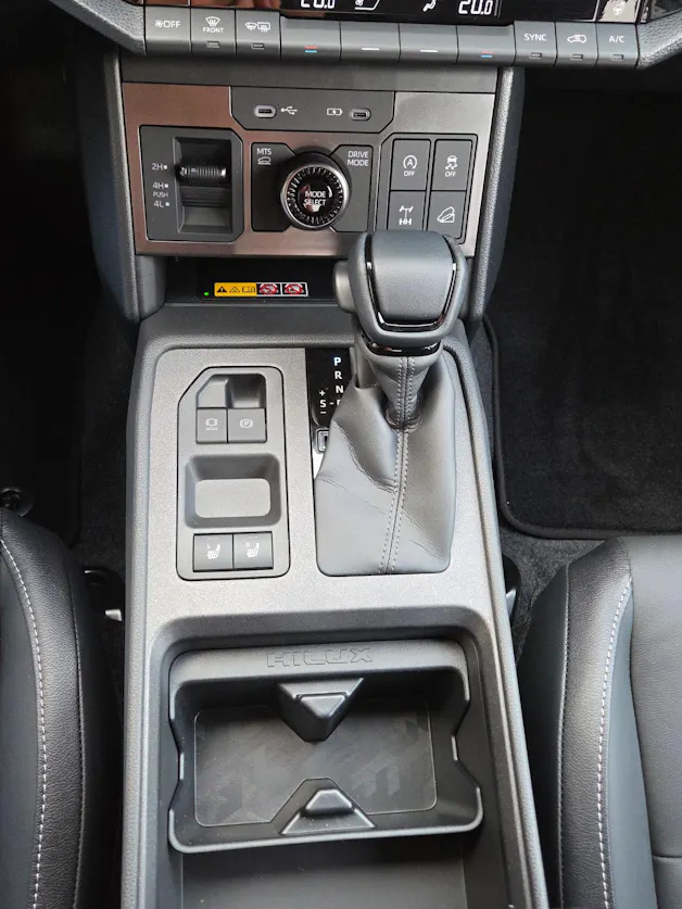 Toyota Hilux Double Cab.-Pick-up 2.8 D-4D MHEV 204 Style