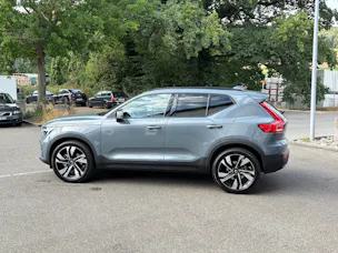 VOLVO XC40 2.0 B5 MH Ultimate Dark AWD