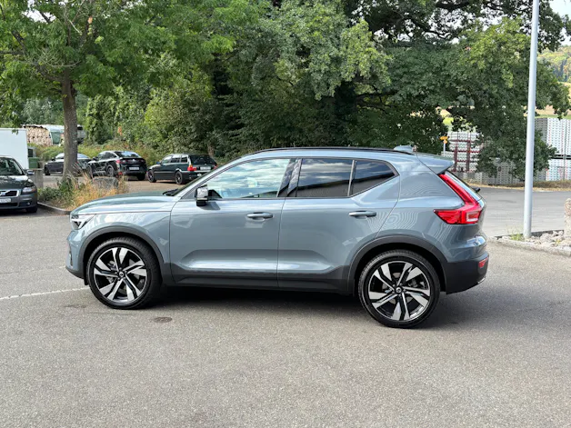 VOLVO XC40 2.0 B5 MH Ultimate Dark AWD