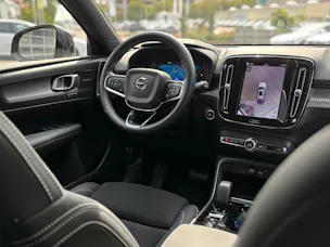 VOLVO XC40 2.0 B5 MH Ultimate Dark AWD