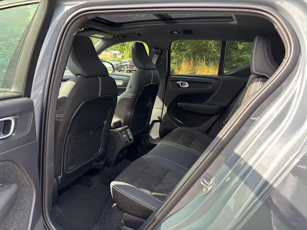 VOLVO XC40 2.0 B5 MH Ultimate Dark AWD