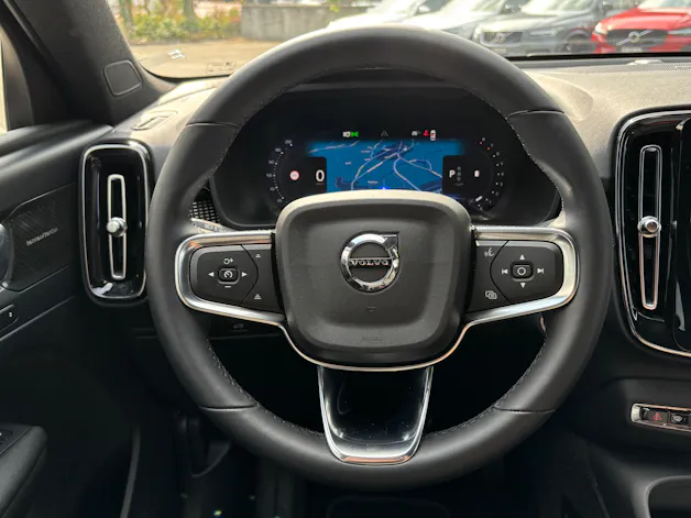 VOLVO XC40 2.0 B5 MH Ultimate Dark AWD