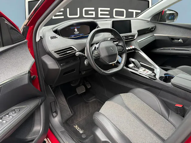 PEUGEOT 3008 1.2 PureTech Allure