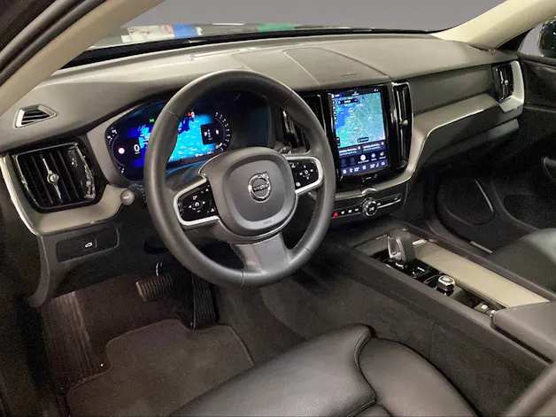 VOLVO XC60 2.0 B5 MH Plus Dark AWD