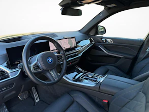 https://vehicle.imgix.net/4439289/6f063574-b631-49ed-8118-f1097f8b57cc.jpg