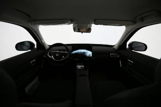 https://vehicle.imgix.net/4439295/7cf74df7-067a-4447-bcdb-6781e176674a.jpg