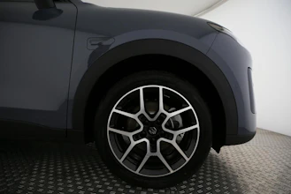 https://vehicle.imgix.net/4439295/e08e5926-4956-4a29-bd90-cb0ec381b936.jpg