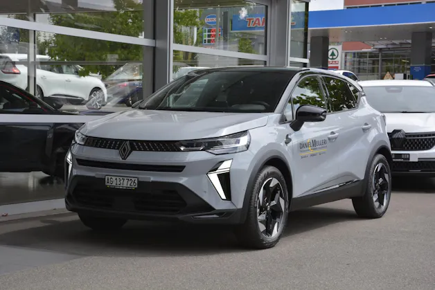 RENAULT Captur 1.8 E-Tech techno
