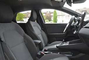 RENAULT Captur 1.8 E-Tech techno