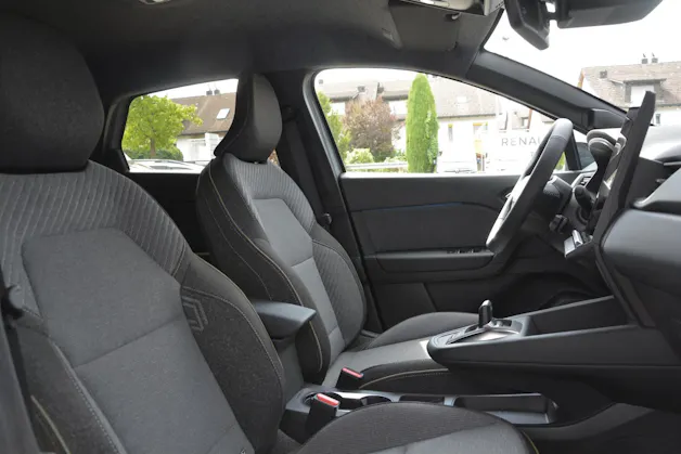 RENAULT Captur 1.8 E-Tech techno