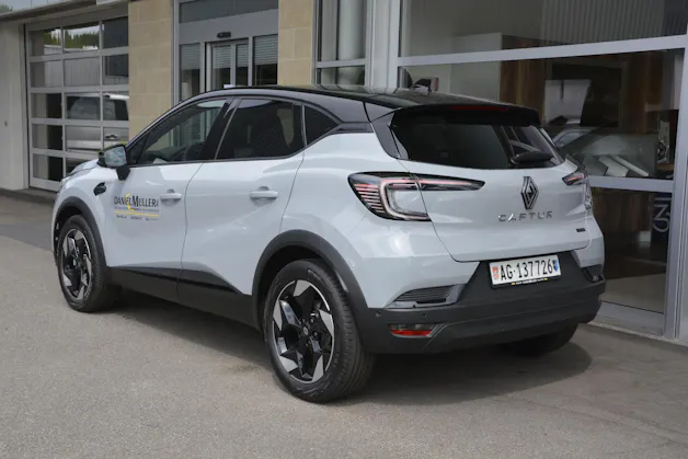 RENAULT Captur 1.8 E-Tech techno