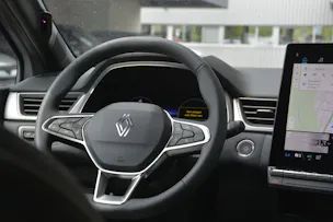 RENAULT Captur 1.8 E-Tech techno