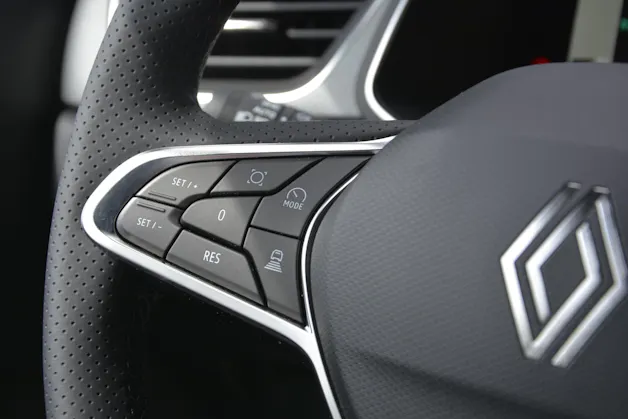 RENAULT Captur 1.8 E-Tech techno