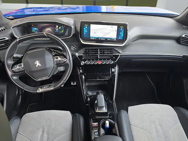 PEUGEOT 2008 e-GT