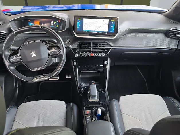 PEUGEOT 2008 e-GT