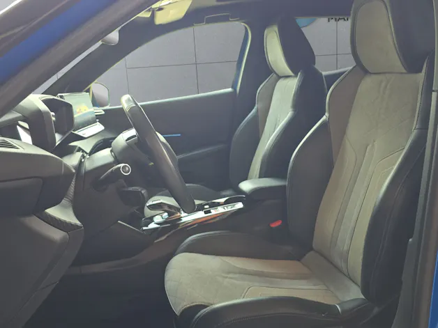PEUGEOT 2008 e-GT
