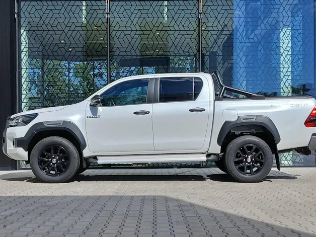 Toyota Hilux Double Cab.-Pick-up 2.8 D-4D MHEV 204 Invincible
