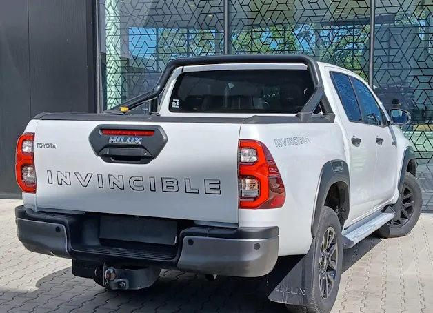 Toyota Hilux Double Cab.-Pick-up 2.8 D-4D MHEV 204 Invincible