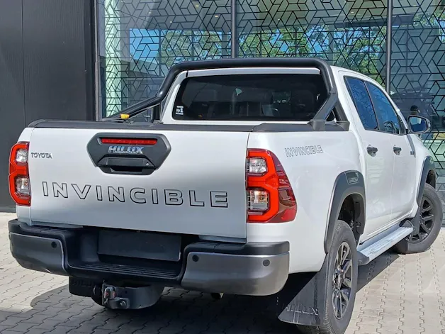 Toyota Hilux Double Cab.-Pick-up 2.8 D-4D MHEV 204 Invincible