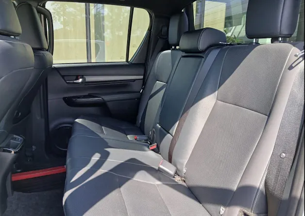 Toyota Hilux Double Cab.-Pick-up 2.8 D-4D MHEV 204 Invincible
