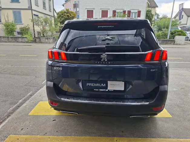 PEUGEOT 5008 2.0 BlueHDi 180 GT