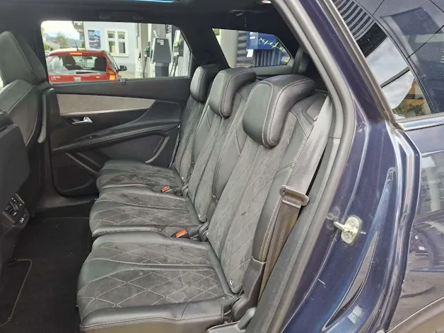 PEUGEOT 5008 2.0 BlueHDi 180 GT