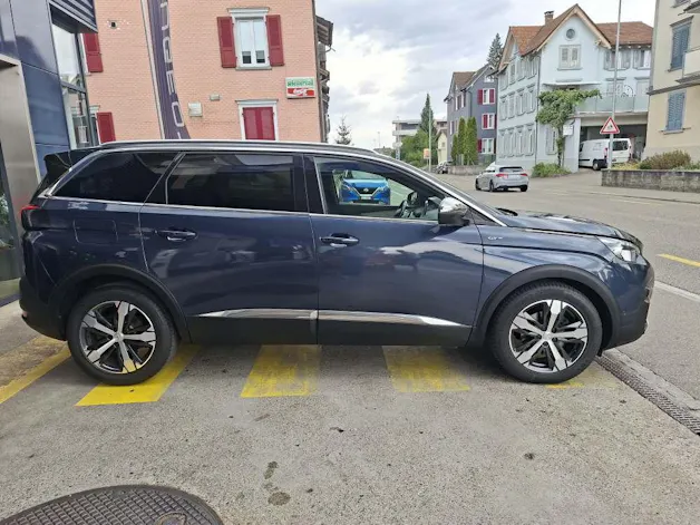 PEUGEOT 5008 2.0 BlueHDi 180 GT