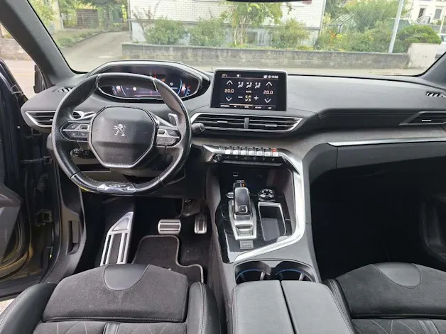 PEUGEOT 5008 2.0 BlueHDi 180 GT