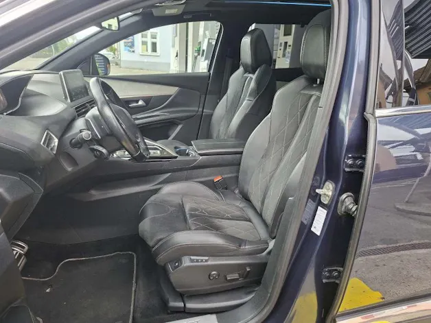 PEUGEOT 5008 2.0 BlueHDi 180 GT