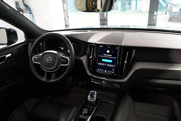 VOLVO XC60 2.0 B5 MH Ultimate Dark AWD