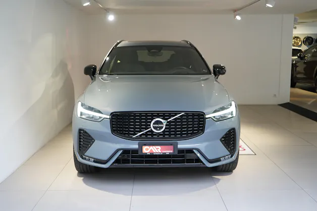 VOLVO XC60 2.0 B5 MH Ultimate Dark AWD