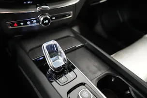 VOLVO XC60 2.0 B5 MH Ultimate Dark AWD