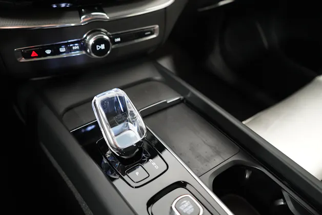 VOLVO XC60 2.0 B5 MH Ultimate Dark AWD