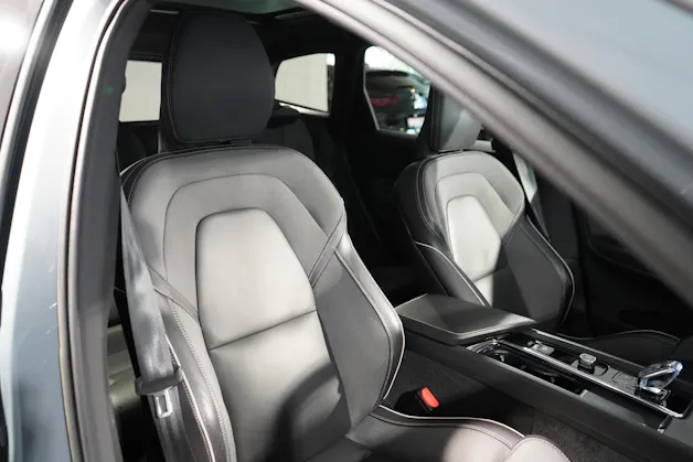 VOLVO XC60 2.0 B5 MH Ultimate Dark AWD