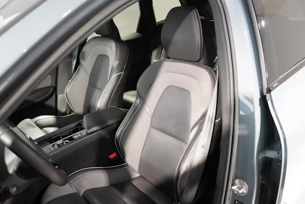 VOLVO XC60 2.0 B5 MH Ultimate Dark AWD