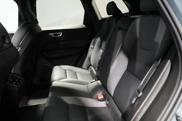 VOLVO XC60 2.0 B5 MH Ultimate Dark AWD
