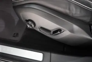 VOLVO XC60 2.0 B5 MH Ultimate Dark AWD