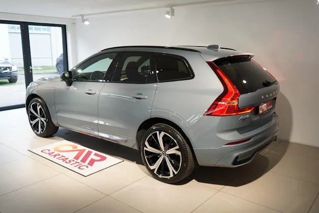 VOLVO XC60 2.0 B5 MH Ultimate Dark AWD