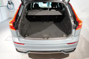 VOLVO XC60 2.0 B5 MH Ultimate Dark AWD