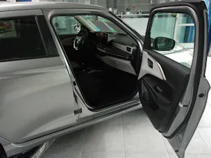 Suzuki Swift 1.2 Sakura Top Hybrid 4x4
