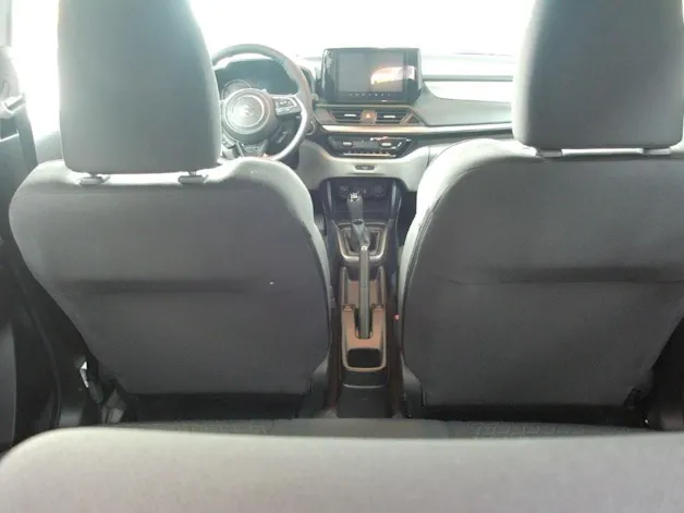 Suzuki Swift 1.2 Sakura Top Hybrid 4x4