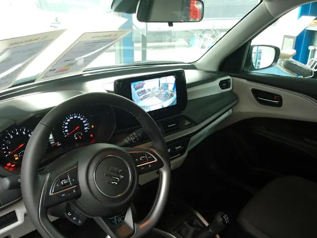 Suzuki Swift 1.2 Sakura Top Hybrid 4x4