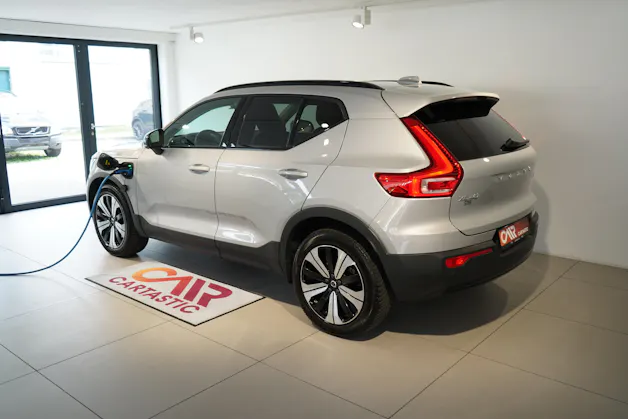 VOLVO XC40 1.5 T5 PiH Ultimate Dark