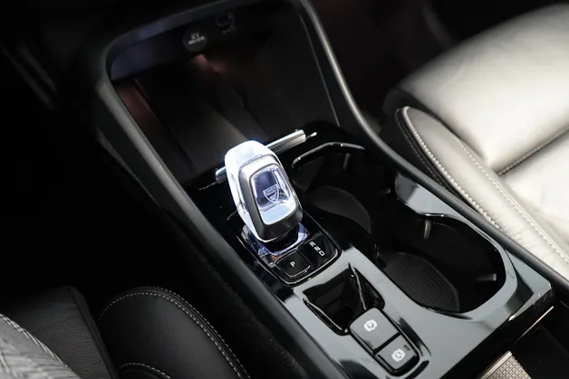 VOLVO XC40 1.5 T5 PiH Ultimate Dark