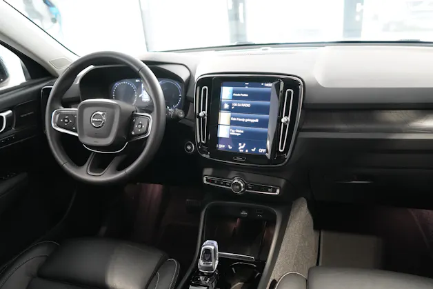 VOLVO XC40 1.5 T5 PiH Ultimate Dark
